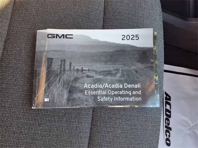 2025 GMC Acadia Elevation