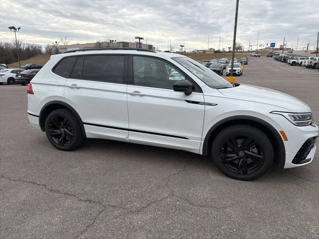 2023 Volkswagen Tiguan SE R-Line Black