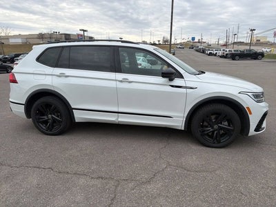 2023 Volkswagen Tiguan SE R-Line Black