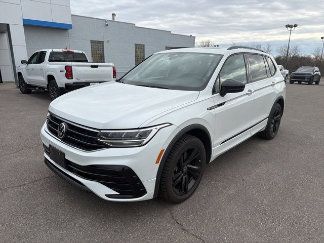 2023 Volkswagen Tiguan SE R-Line Black