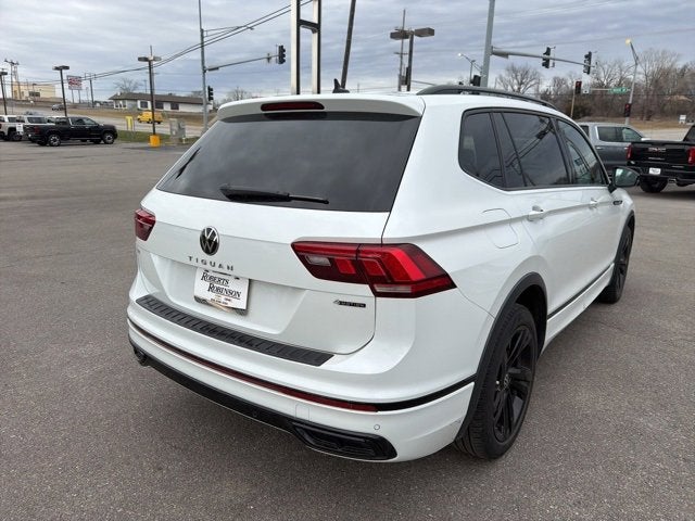 2023 Volkswagen Tiguan SE R-Line Black