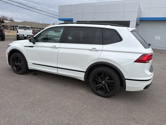 2023 Volkswagen Tiguan SE R-Line Black