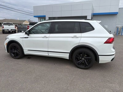 2023 Volkswagen Tiguan SE R-Line Black