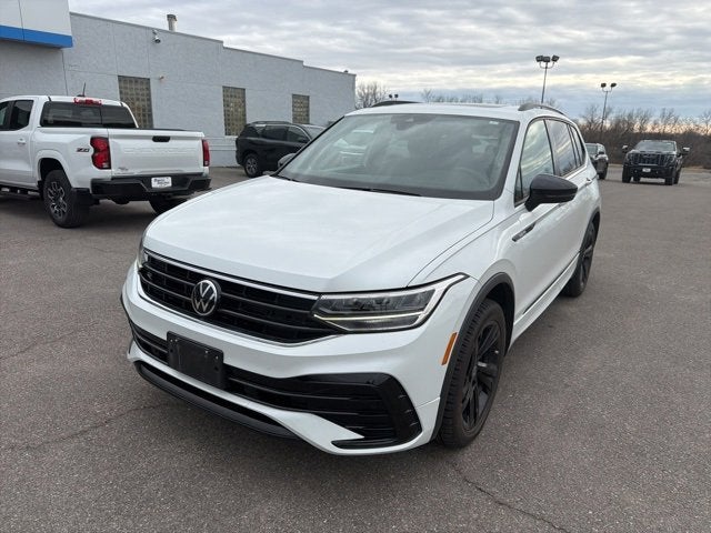 2023 Volkswagen Tiguan SE R-Line Black