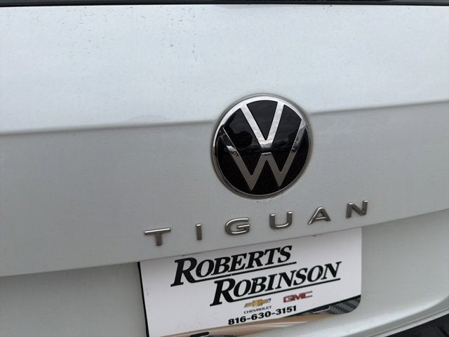 2023 Volkswagen Tiguan SE R-Line Black