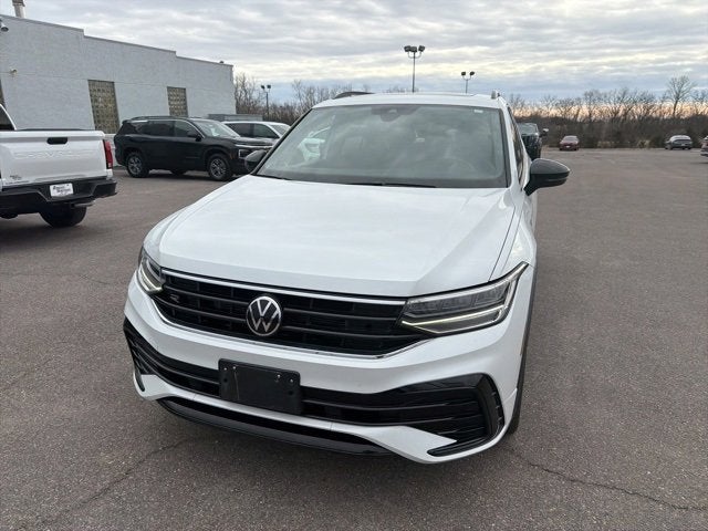 2023 Volkswagen Tiguan SE R-Line Black