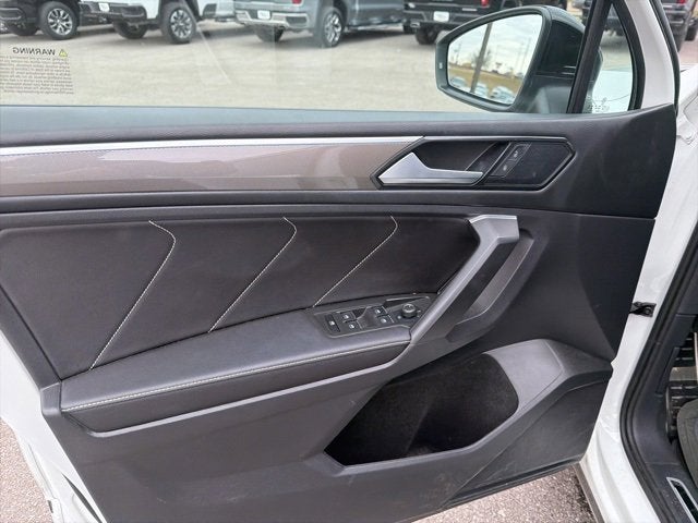 2023 Volkswagen Tiguan SE R-Line Black