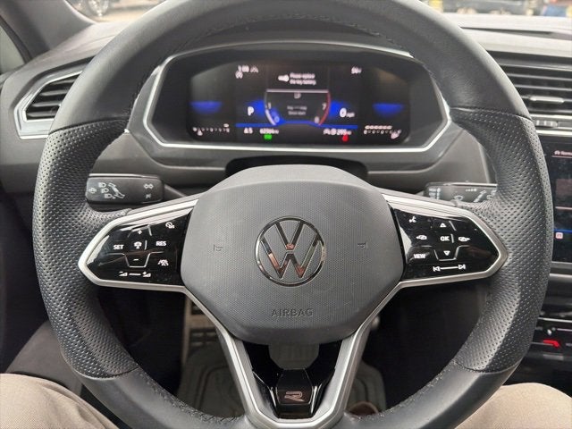 2023 Volkswagen Tiguan SE R-Line Black