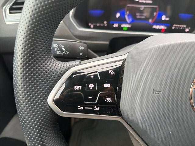 2023 Volkswagen Tiguan SE R-Line Black