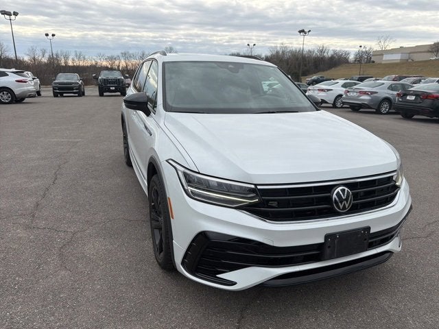 2023 Volkswagen Tiguan SE R-Line Black