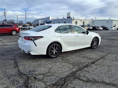 2024 Toyota Camry SE