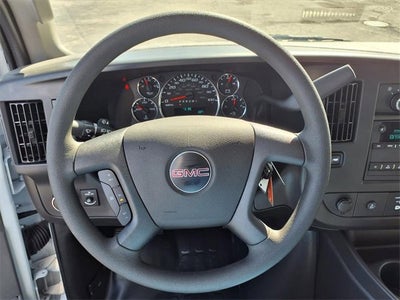 2025 GMC Savana Cutaway 3500 1WT