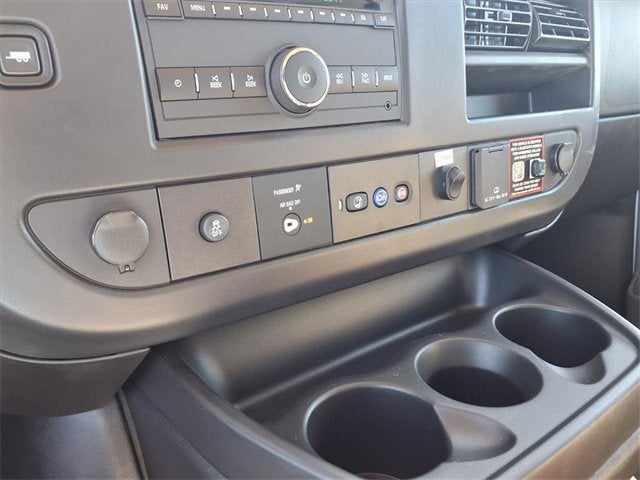 2025 GMC Savana Cutaway 3500 1WT