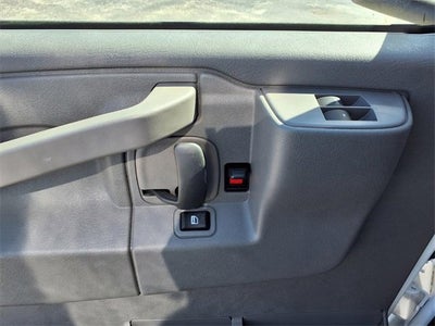 2025 GMC Savana Cutaway 3500 1WT