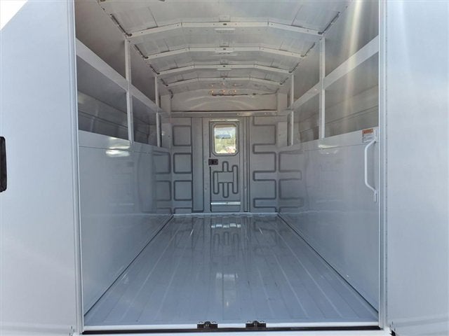 2025 GMC Savana Cutaway 3500 1WT