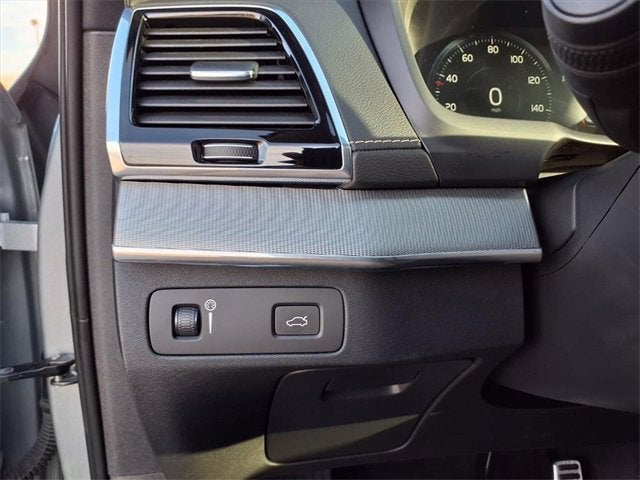 2019 Volvo XC90 R-Design