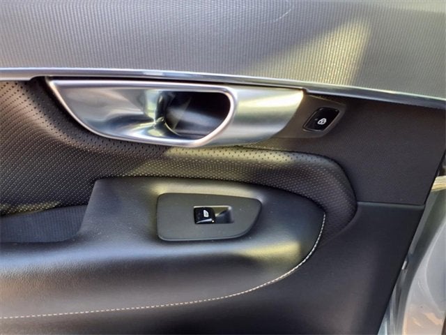 2019 Volvo XC90 R-Design